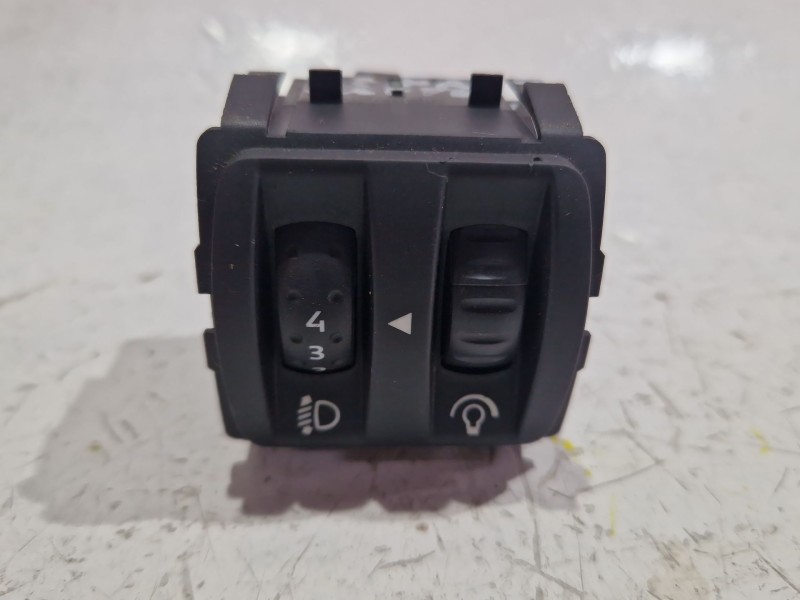 Recambio de regulador altura luces para renault captur 1.5 dci referencia OEM IAM 251900001RD  