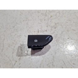 Recambio de botonera cierre centralizado para renault captur 1.5 dci referencia OEM IAM 252103678R  