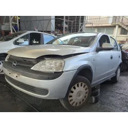 opel corsa c (x01) del año 2002