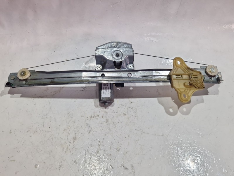 Recambio de mecanismo elevalunas delantero izquierdo para renault captur 1.5 dci referencia OEM IAM 9030295E  