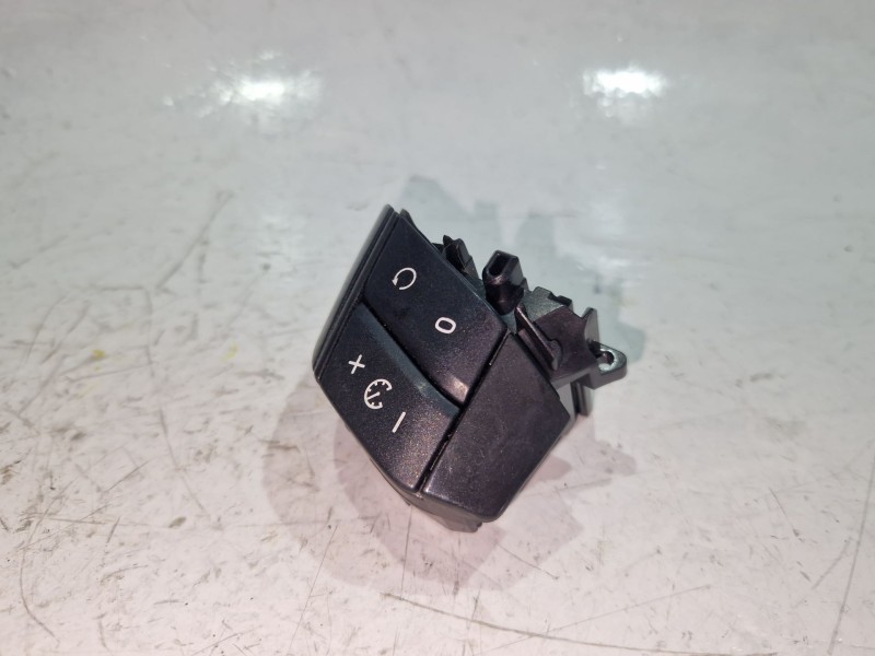 Recambio de mando volante para volvo xc90 i (275) d5 awd referencia OEM IAM 8685478  