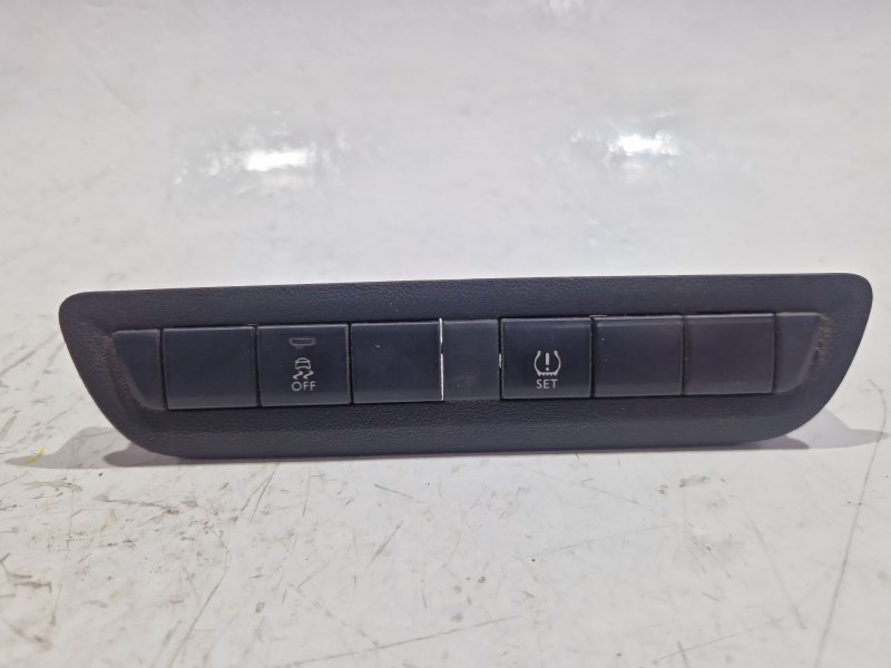 Recambio de mando multifuncion para peugeot 208 1.4 hdi 68cv? referencia OEM IAM 15105  