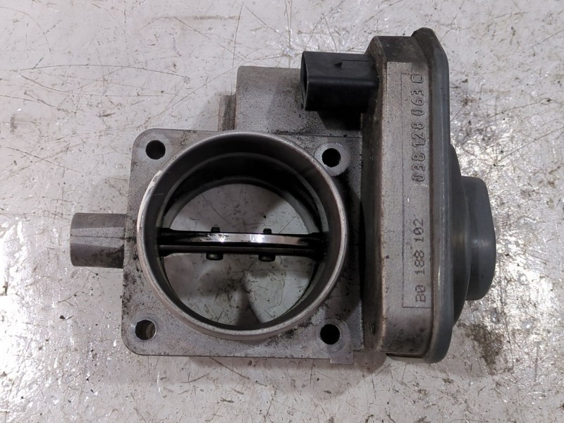 Recambio de caja mariposa aire para seat ibiza ii (6k1) 1.9 sdi referencia OEM IAM 038128063C  