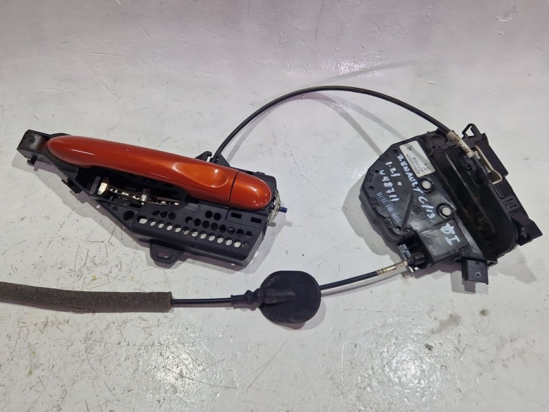 Recambio de cerradura puerta delantera izquierda para renault captur 1.5 dci referencia OEM IAM 825012422R  