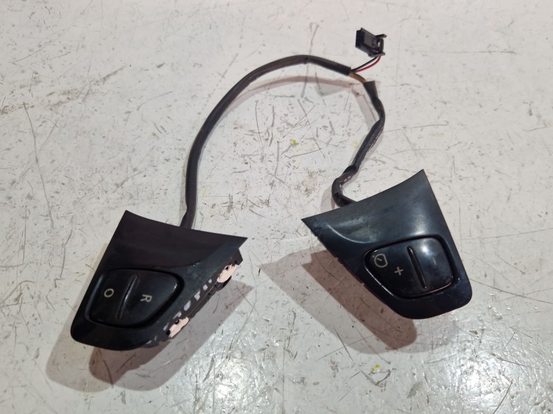 Recambio de mando volante para renault captur 1.5 dci referencia OEM IAM 2535000009R  