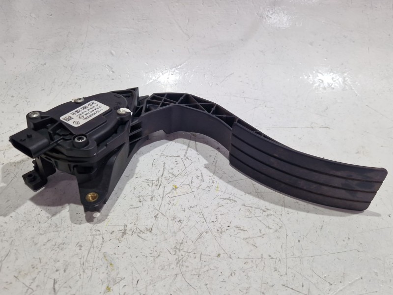 Recambio de potenciometro pedal para renault captur 1.5 dci referencia OEM IAM 180029347R  