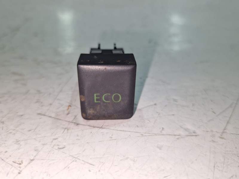 Recambio de boton eco para renault captur 1.5 dci referencia OEM IAM 261B45280R  