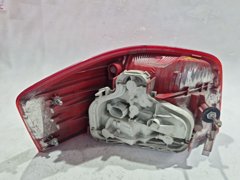 Recambio de piloto trasero derecho para audi a3 (8p1) 1.9 tdi referencia OEM IAM 8P0945258  