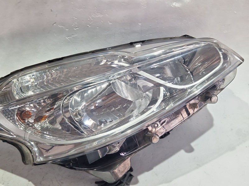 Recambio de faro delantero derecho para peugeot 208 1.4 hdi 68cv? referencia OEM IAM 9802221280  