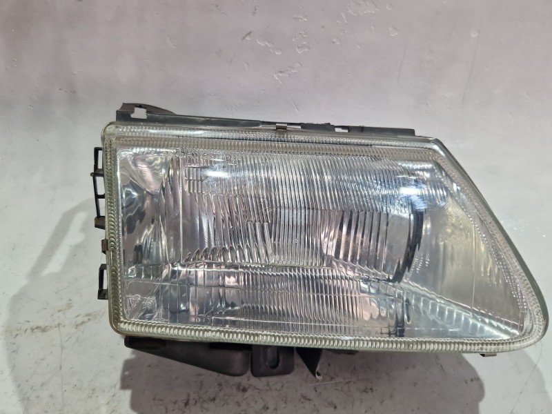Recambio de faro delantero derecho para citroën saxo (s0, s1) 1.1 x, sx referencia OEM IAM E2471202HCR  