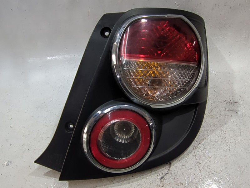 Recambio de piloto trasero derecho para chevrolet aveo fastback 1.3 d referencia OEM IAM   