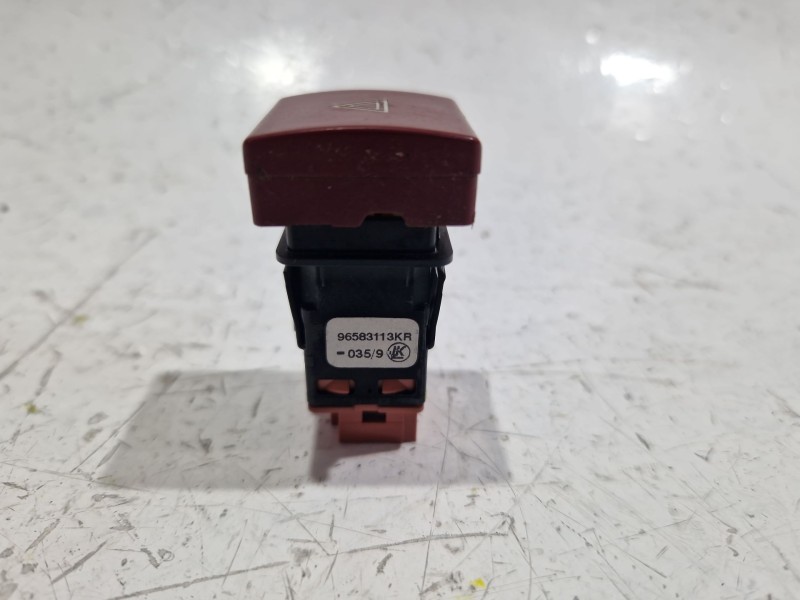 Recambio de boton emergencia para citroën berlingo multispace (b9) 1.6 hdi 110 referencia OEM IAM 0068767  