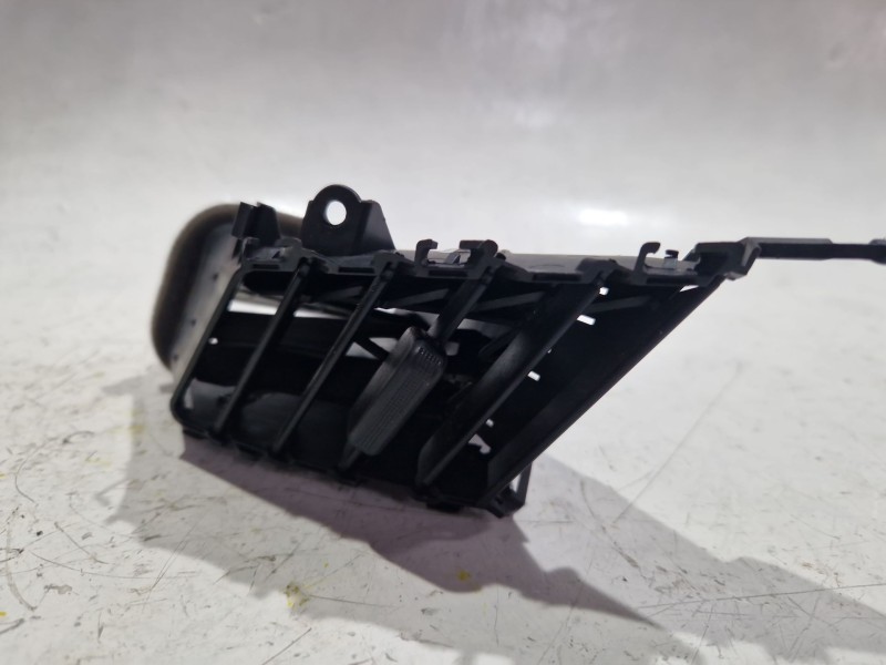 Recambio de aireador izquierdo para ford fiesta vi (cb1, ccn) 1.25 referencia OEM IAM 06775  