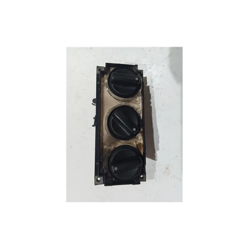 Recambio de mandos climatizador para volkswagen polo ii 2f (801/803)(10.1990) referencia OEM IAM 867819045A  