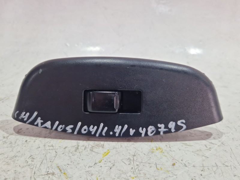 Recambio de mando elevalunas trasero derecho para daewoo kalos (klas) 1.4 16v referencia OEM IAM 96540782  