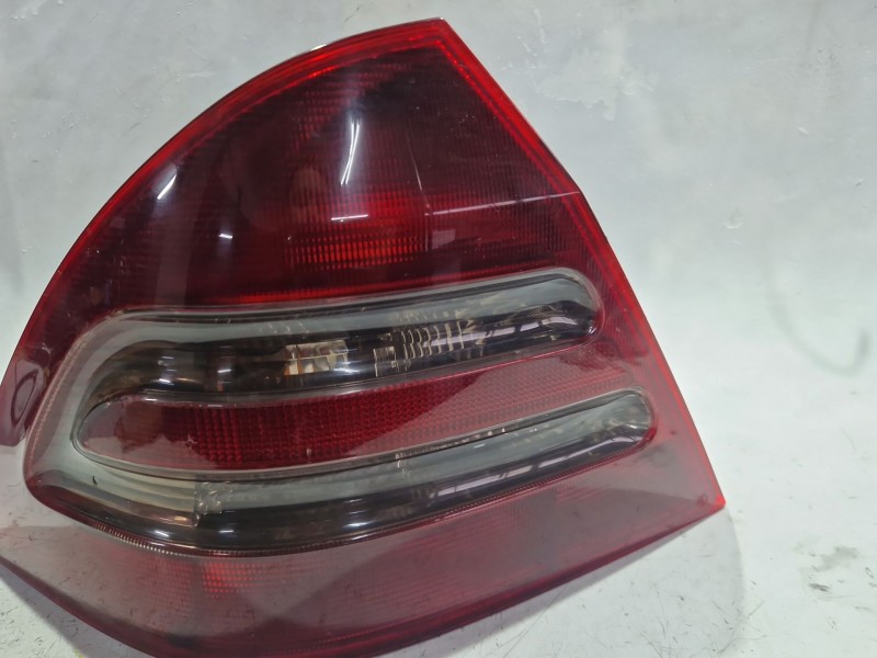 Recambio de piloto trasero izquierdo para mercedes-benz clase c (w203) c 200 cdi (203.004) referencia OEM IAM   