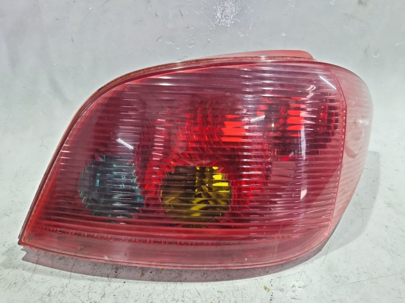 Recambio de piloto trasero derecho para peugeot 307 (3a/c) 1.6 hdi referencia OEM IAM   