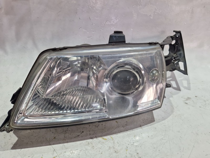 Recambio de faro delantero izquierdo para saab 9-5 berlina (06.2001) 2.2 tid referencia OEM IAM 89010466  