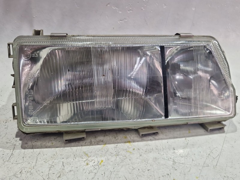 Recambio de faro delantero derecho para renault clio ii (bb_, cb_) 1.9 d (b/cb0e, bb0j) referencia OEM IAM 082636  