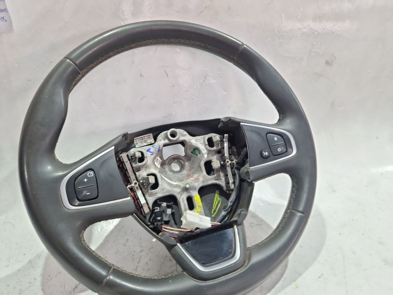 Recambio de volante para renault clio iv 1.5 dc 90 cv referencia OEM IAM 484005241R  