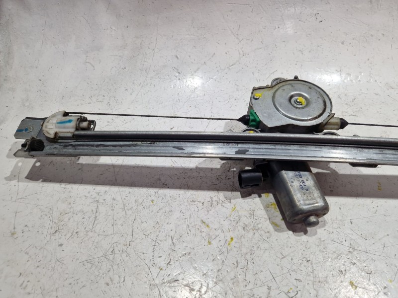 Recambio de mecanismo elevalunas delantero izquierdo para nissan primastar furgoneta (x83) 2.0 dci 90 referencia OEM IAM 3710300