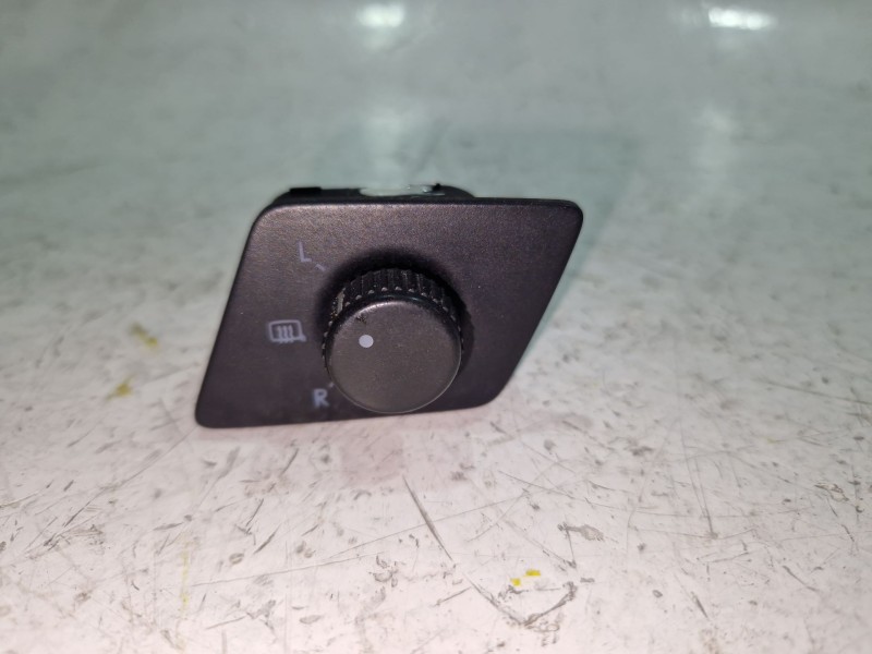 Recambio de mando retrovisor para volkswagen polo iv (9n_, 9a_) 1.9 sdi referencia OEM IAM   