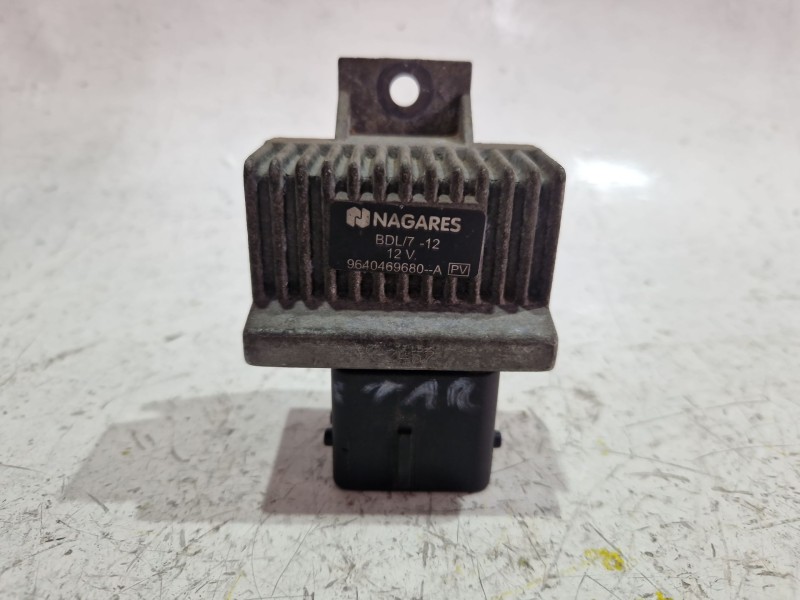 Recambio de caja precalentamiento para nissan primastar furgoneta (x83) 2.0 dci 90 referencia OEM IAM 9640469680A  