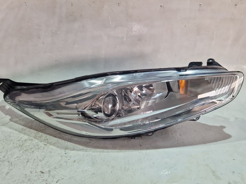 Recambio de faro delantero derecho para ford fiesta vi (cb1, ccn) 1.25 referencia OEM IAM 77RHCRRLA  