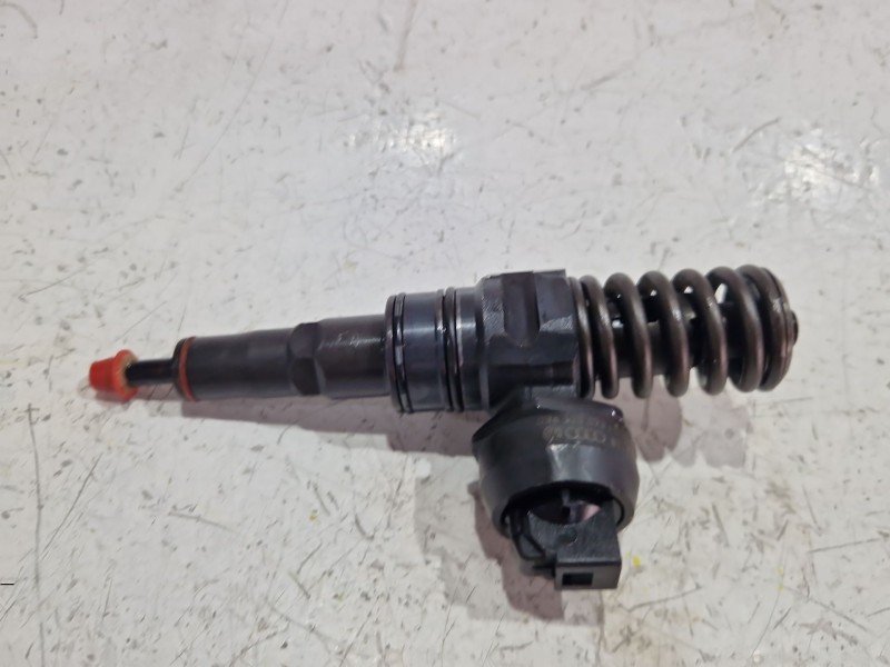 Recambio de inyector para seat leon (1p1)(05.2005) 1.9 tdi referencia OEM IAM 038130073AG  