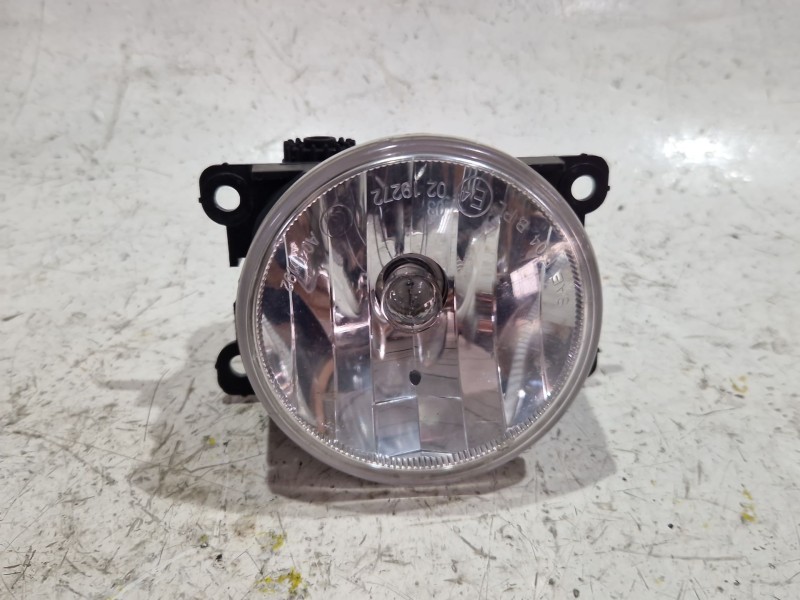 Recambio de faro antiniebla derecho para citroën c3 iii (sx) 1.2 puretech 82 referencia OEM IAM 9685425180  