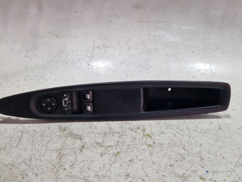 Recambio de mando elevalunas delantero izquierdo para citroën c4 coupé (la_) 2.0 hdi referencia OEM IAM 9651464377  