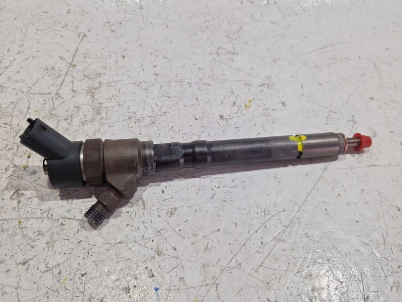 Recambio de inyector para kia carens iii monospace (un) 2.0 crdi 115 referencia OEM IAM 0445110101  