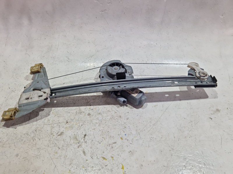 Recambio de mecanismo elevalunas delantero derecho para toyota aygo (_b1_) 1.0 (kgb10_) referencia OEM IAM 400842C  