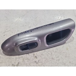 MANDO ELEVALUNAS DELANTERO DERECHO 829611KA2A 