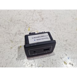 Recambio de conector usb / aux para fiat ducato furgoneta (250_) 130 multijet 2,3 d referencia OEM IAM TECVOXD532  