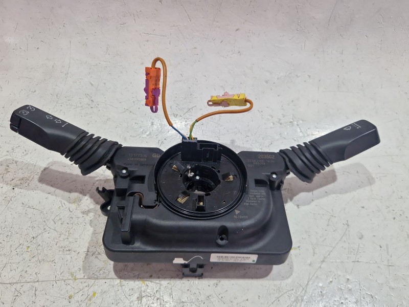 Recambio de mando multifuncion para opel zafira / zafira family b (a05) 1.9 cdti (m75) referencia OEM IAM 13177916  