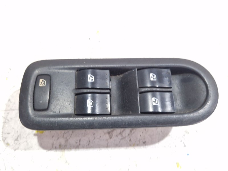 Recambio de mando elevalunas delantero izquierdo para renault megane ii sedán (lm0/1_) 1.6 referencia OEM IAM 156018070  