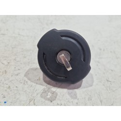 Recambio de tapa exterior combustible para peugeot 308 i (4a_, 4c_) 1.6 hdi referencia OEM IAM 10014390100  