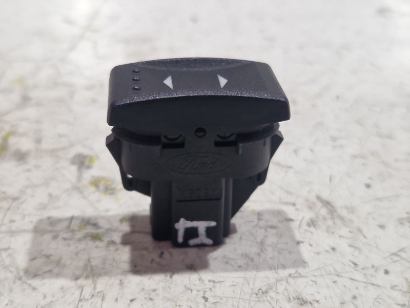 Recambio de mando elevalunas trasero izquierdo para ford mondeo iii (b5y) 2.0 tdci referencia OEM IAM K808X  
