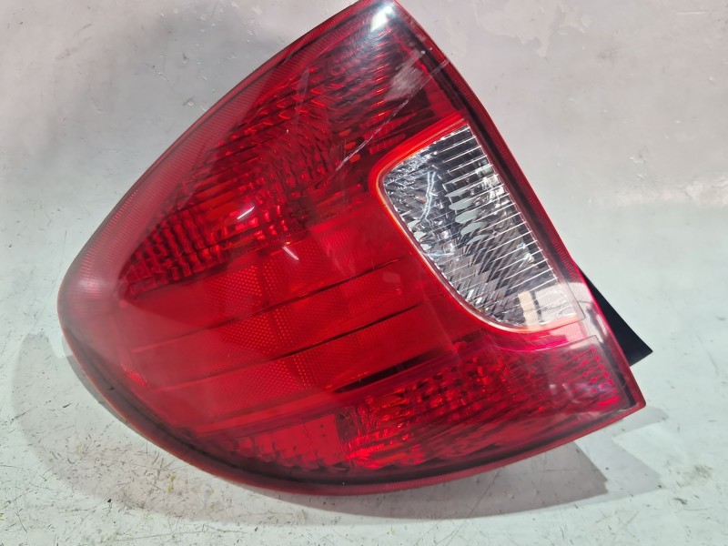 Recambio de piloto trasero izquierdo para kia rio (bc)(2000) 1.4 referencia OEM IAM e138464  
