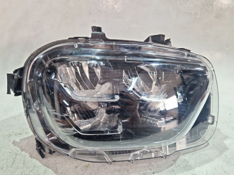 Recambio de faro delantero derecho para citroën c3 iii (sx) 1.2 puretech 82 referencia OEM IAM 9836161580  