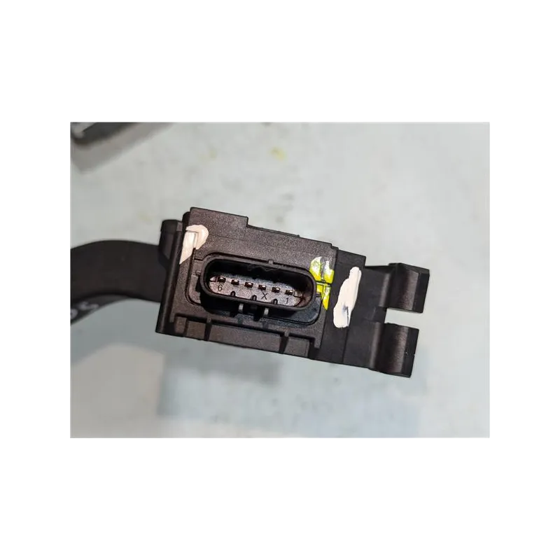 Recambio de potenciometro pedal gas para seat arona 1.0 referencia OEM IAM 2Q1723503  