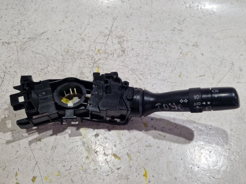 Recambio de mando intermitentes para toyota aygo (_b1_) 1.0 (kgb10_) referencia OEM IAM 17F001  