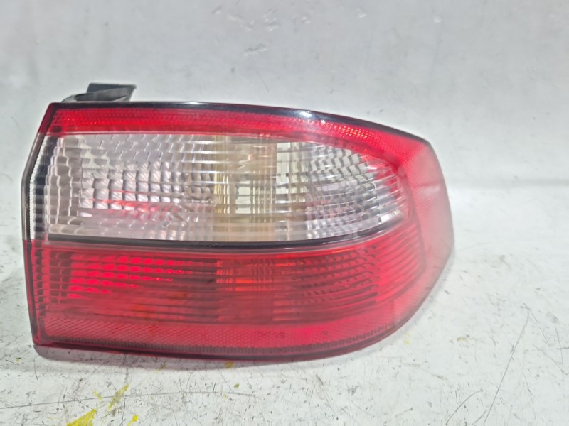 Recambio de piloto trasero derecho para renault laguna ii (bg0)(2001) 1.9 dci (bg0g) referencia OEM IAM e29071  