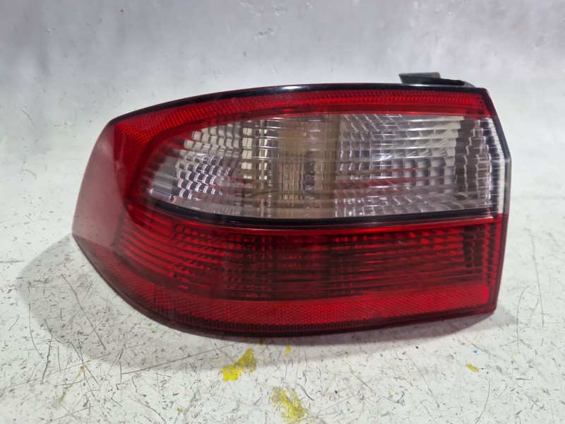 Recambio de piloto trasero izquierdo para renault laguna ii (bg0)(2001) 1.9 dci (bg0g) referencia OEM IAM 9071  
