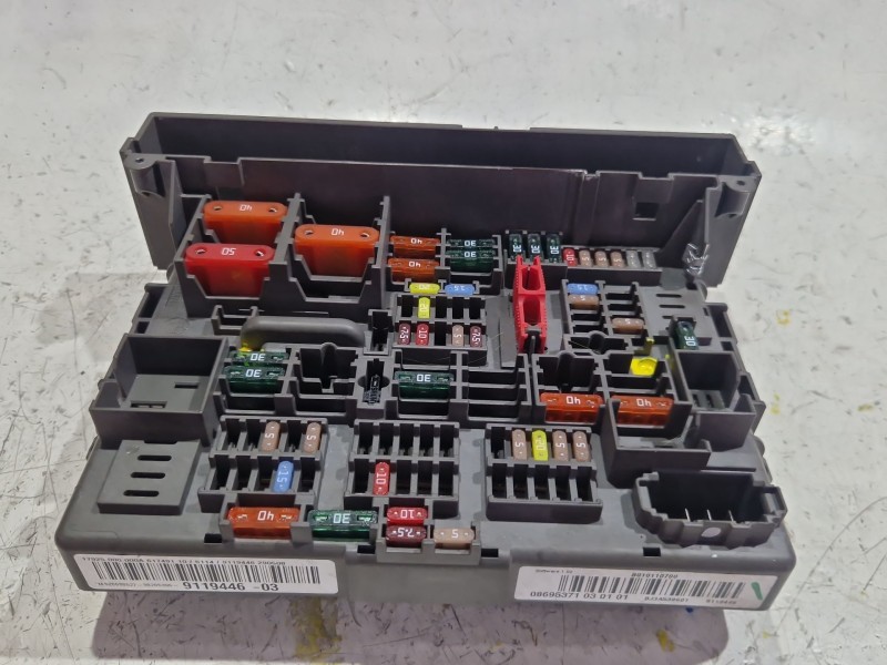 Recambio de caja reles / fusibles para bmw 3 (e90) 320 i referencia OEM IAM 08695371030101  