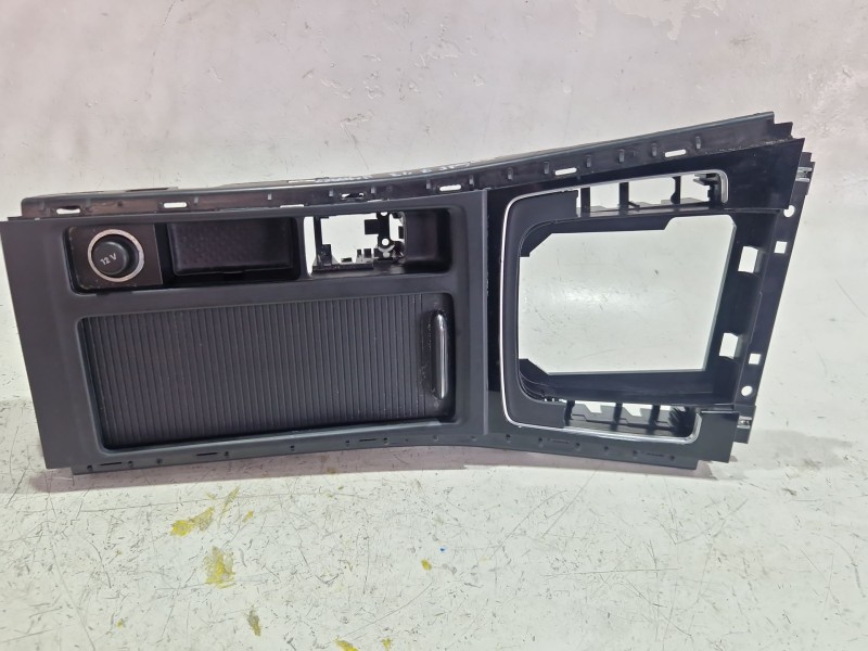 Recambio de consola central para volkswagen golf vii (5g1, bq1, be1, be2) 2.0 tdi referencia OEM IAM 5G1863245F  