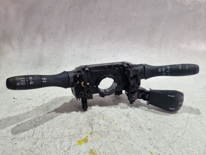 Recambio de mando multifuncion para peugeot 405 berlina (1987) 1.8 turbo diesel referencia OEM IAM 92960VKLO1343  
