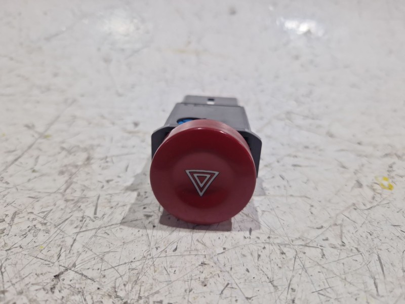 Recambio de boton emergencia para daewoo kalos (klas) 1.4 16v referencia OEM IAM 864W0140  