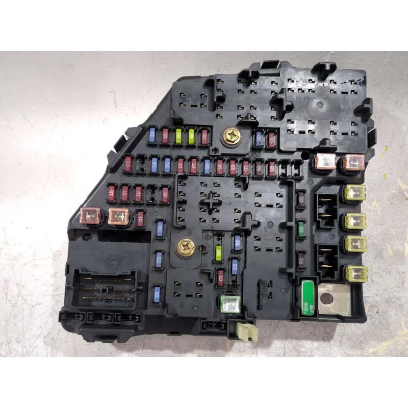 Recambio de caja reles / fusibles para cadillac sts 3.6 referencia OEM IAM P25774215  